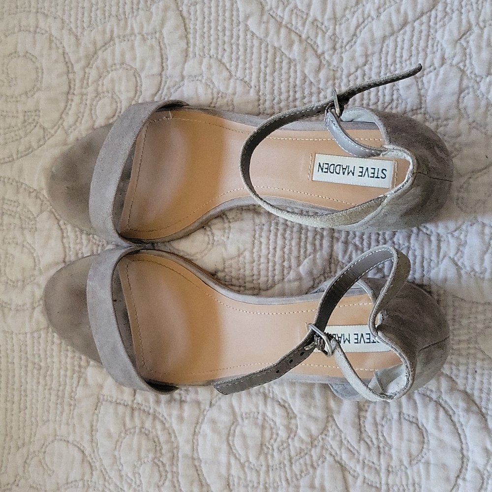 Steve Madden Gray Nubuck Sandals